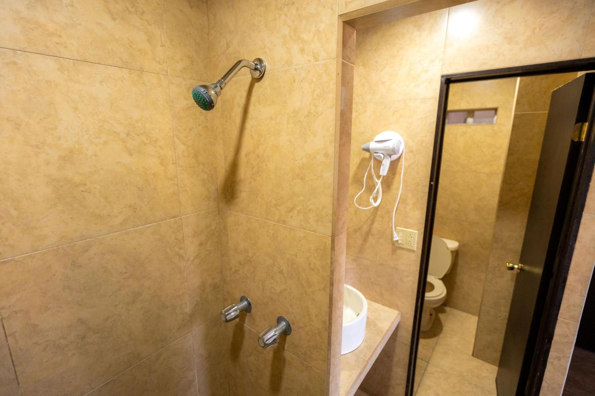 Hotel Rose Ensenada Ngoại thất bức ảnh